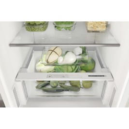Whirlpool W7X 82I W Freestanding 335 L E White