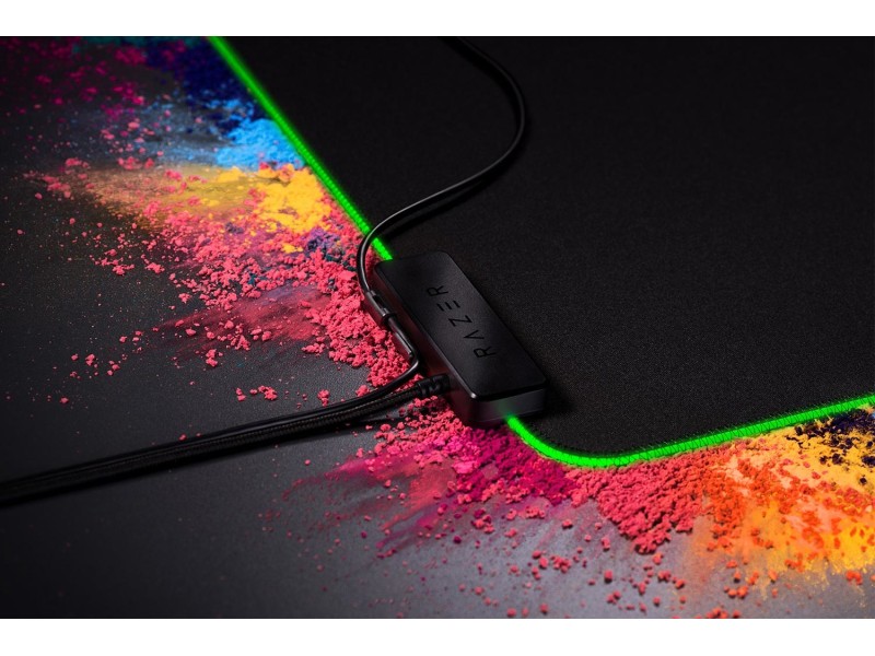Razer Goliathus Extended Chroma Gaming mouse pad Black RZ02-02500300-R3M1 – Razer Геймърски падове