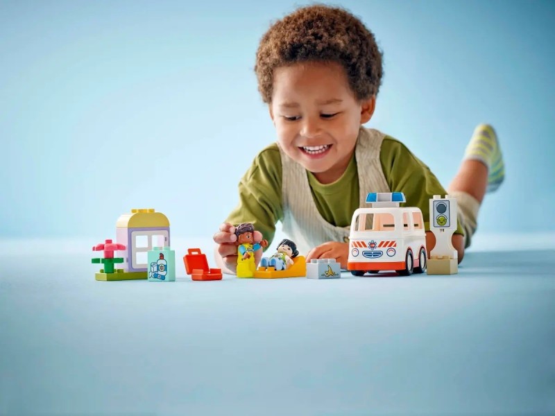 LEGO DUPLO 10447 Ambulance with Driver 10447 – Lego Конструктори