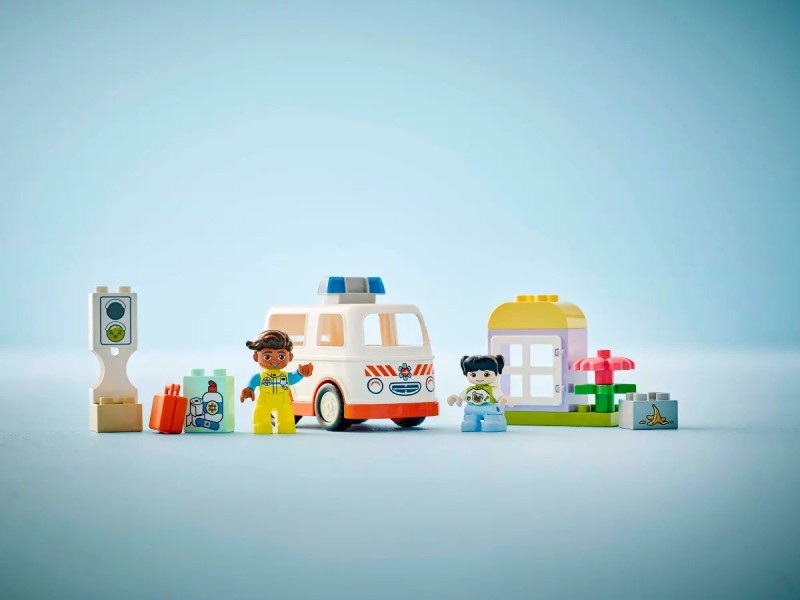 LEGO DUPLO 10447 Ambulance with Driver 10447 – Lego Конструктори