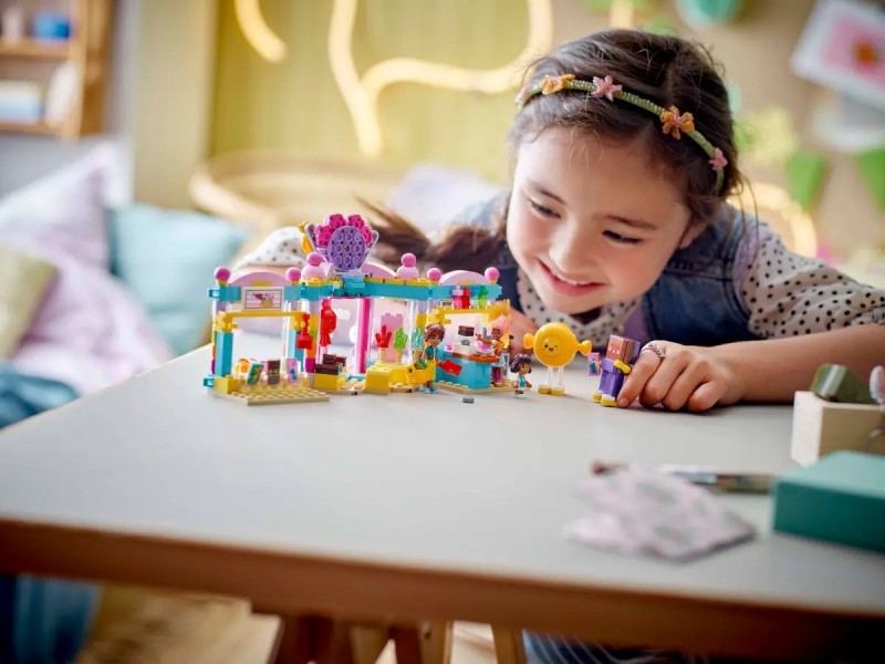 LEGO FRIENDS 42649 Heartlake City Candy Store 42649 – Lego Конструктори
