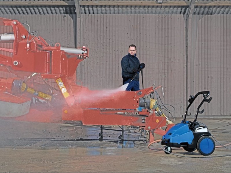 Nilfisk MC 5M-220/1130 XT 400/3/50 EU pressure washer Upright Electric 1130 l/h 7400 W Black, Blue 107146722 – NILFISK Водоструйки