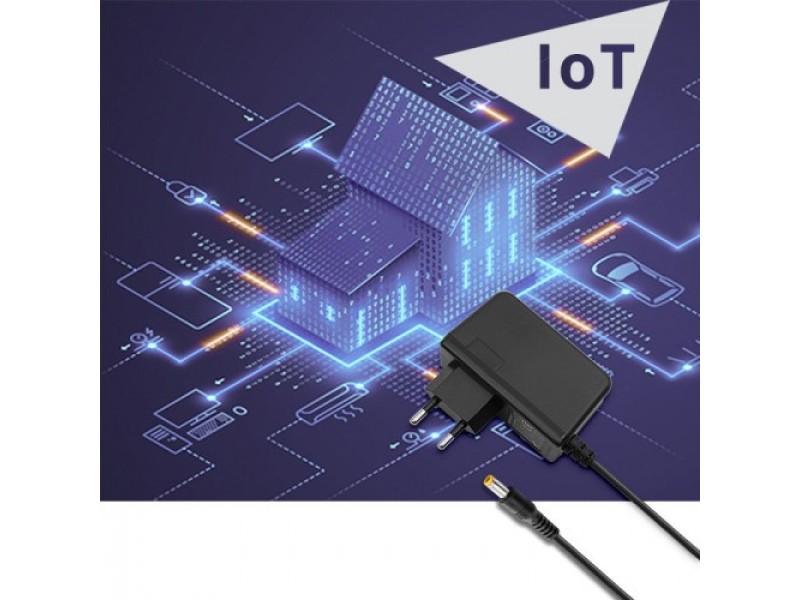 Qoltec 51028 power adapter/inverter Indoor 18 W Black 51028 – Qoltec Зарядни устройства за UPS