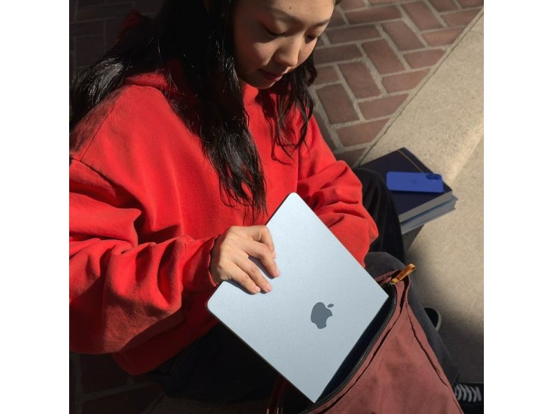 Лаптоп Apple MC6T4ZE/A