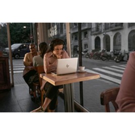 Лаптоп HP AD2Z8ET#ABE