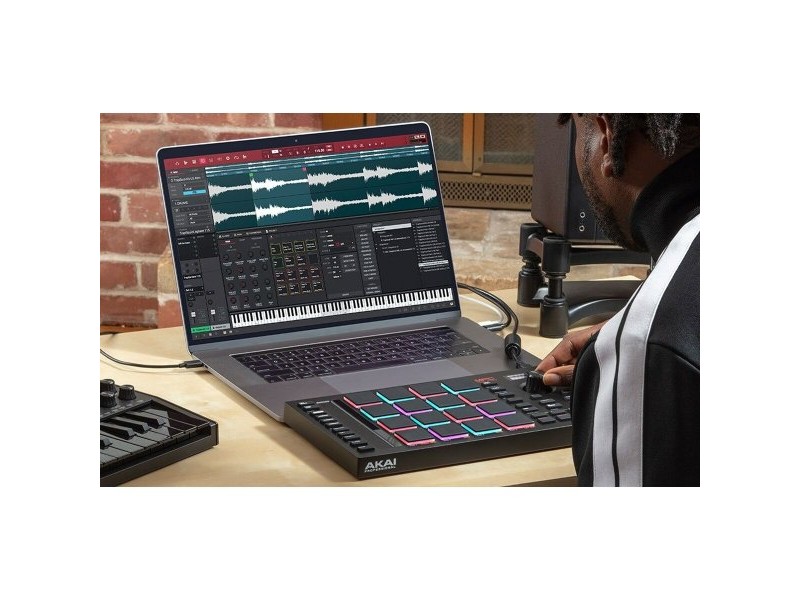 Звуков Контролер Akai MPC Studio MK2