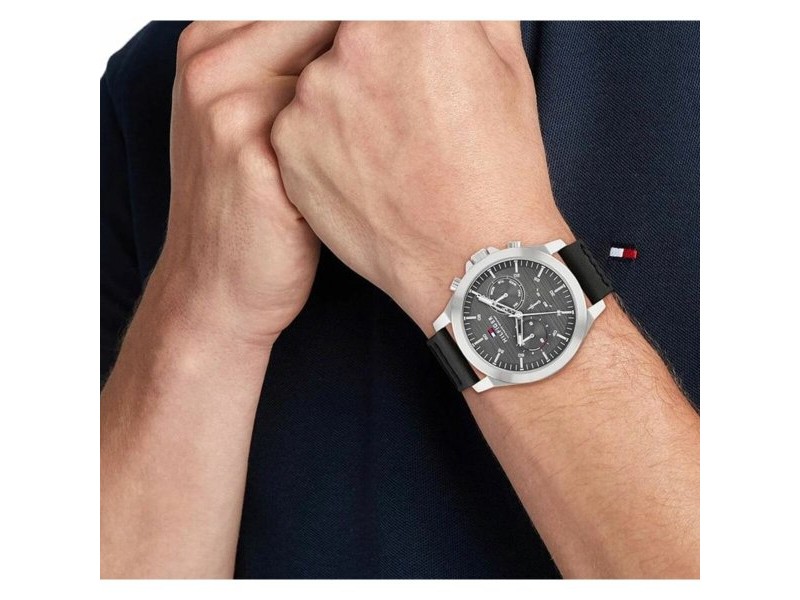 Мъжки часовник Tommy Hilfiger 1710521 Черен (Ø 46 mm)