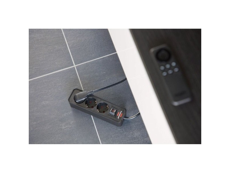 Контакт - 6 изхода с копче Brennenstuhl 1153260000 3600 W (1,5 m)