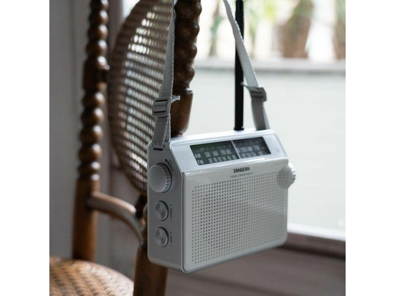 AM / FM радио Sangean Бял