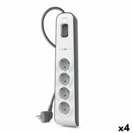 Табло с 4 гнезда с бутон за включване Belkin (2 m)
