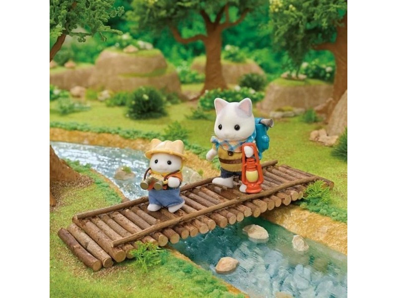 Playset Sylvanian Families Son and Baby Cat Latte - Secret Forest Adventure