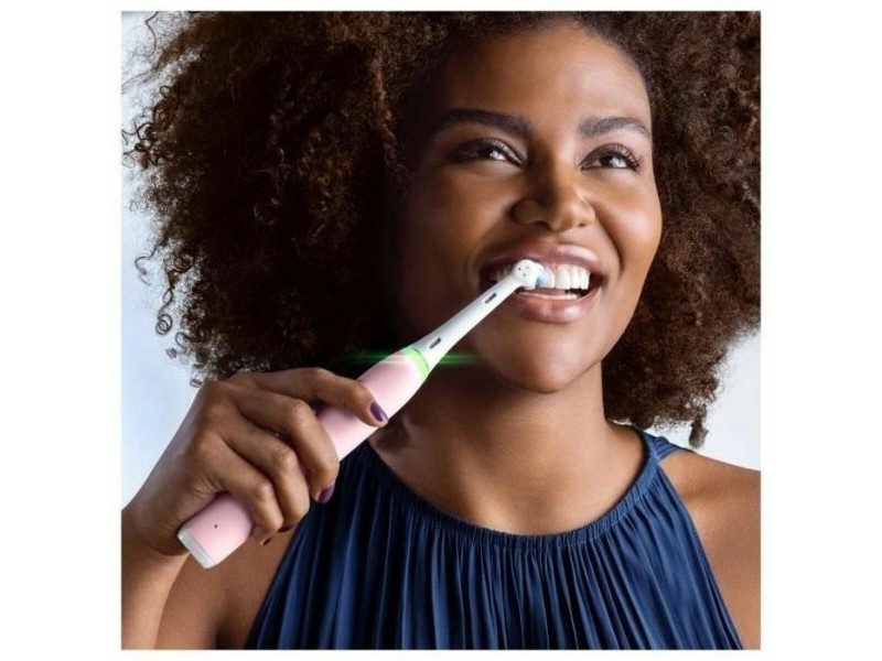 Електрическа четка за зъби Oral-B io Series 3