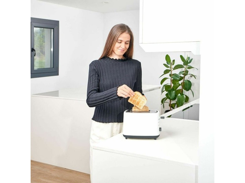 Тостер Black & Decker BXTO820E