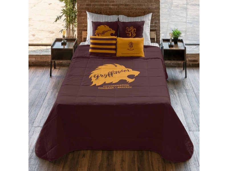 Пух Harry Potter Gryffindor Многоцветен 250 x 4 x 270 cm 150 легло