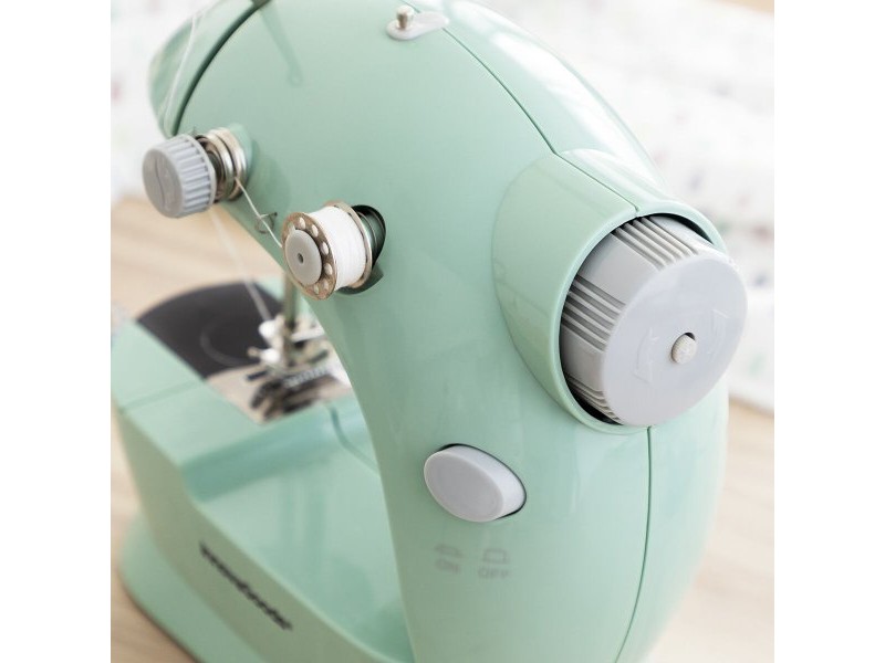 Мини Преносима Шевна Машина с LED, Тример за Конци и Аксесоари Sewny InnovaGoods