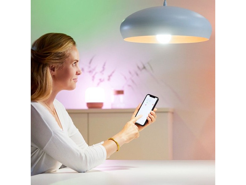 LED крушка Philips Wiz Standard Бял F 8 W E27 806 lm (2700-6500 K)