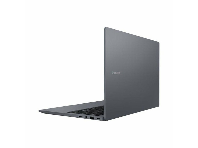 Лаптоп Samsung Galaxy Book4 15
