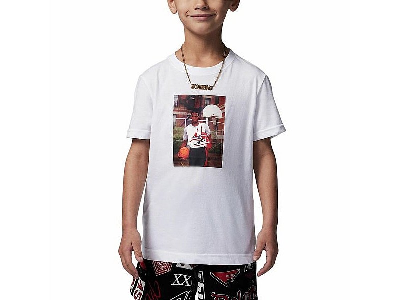 Детска тениска с къс ръкав Jordan Jdb Mj Brand Photo Ss Crew Бял Детска тениска с къс ръкав Jordan Jdb Mj Brand Photo Ss Crew Бял