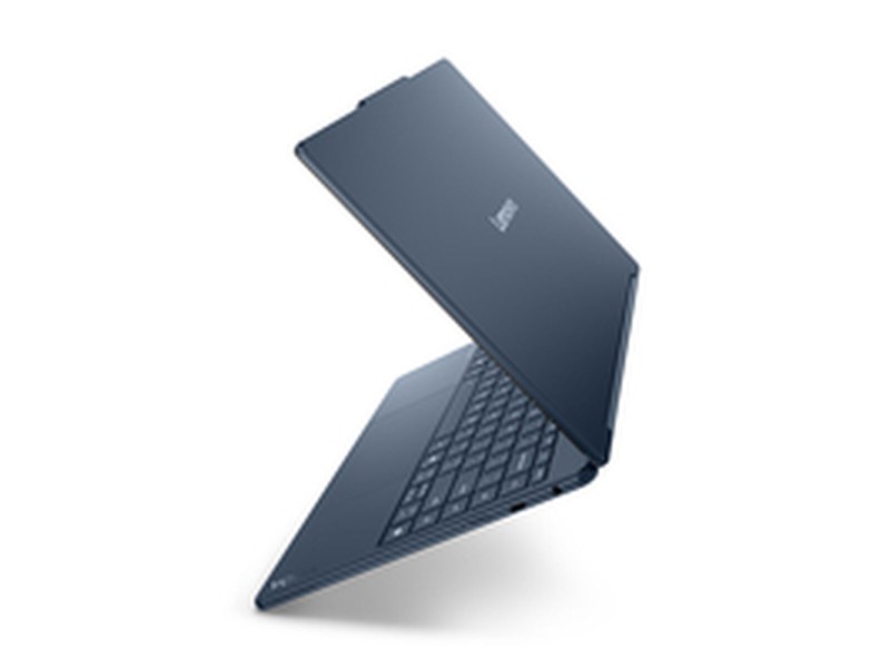 Лаптоп Lenovo 83LC001SSP 14 Intel Core Ultra 7 258V 32 GB RAM 1 TB SSD Испанска Qwerty NaN –  BB Лаптопи
