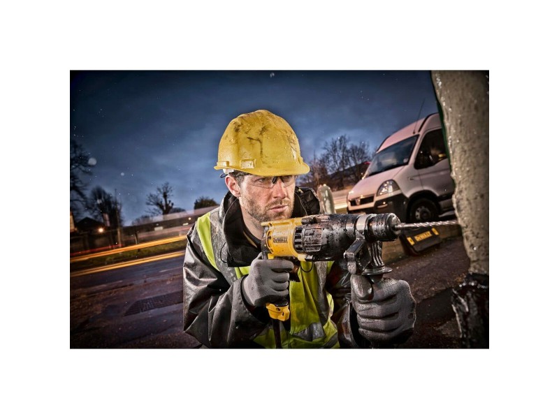 Ударна бормашина Dewalt 1500 RPM NaN –  BB Ротационни чукове