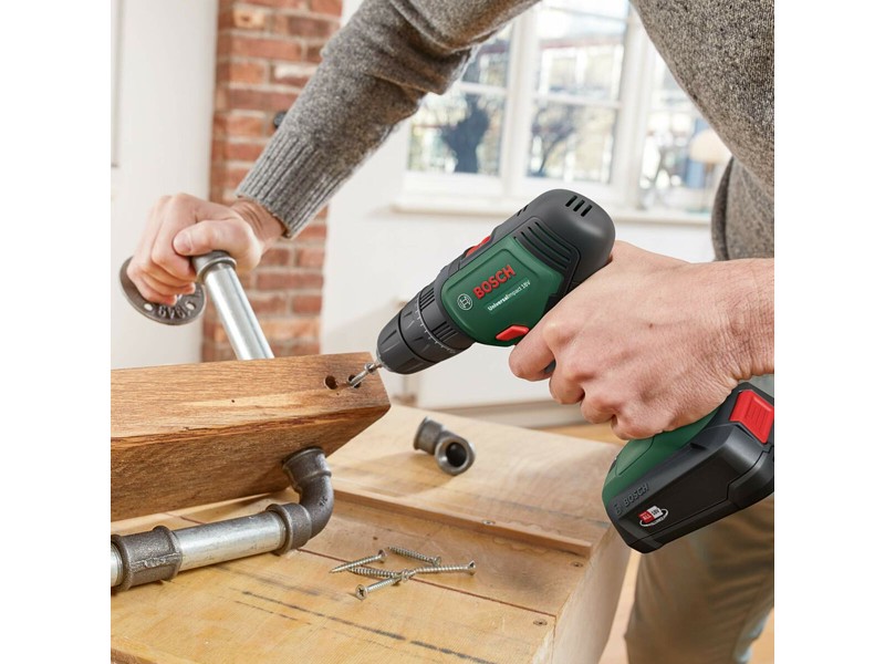 Стрелкаща бормашина BOSCH UniversalImpact 18 18 V 34 Nm NaN –  BB Ударна бормашина