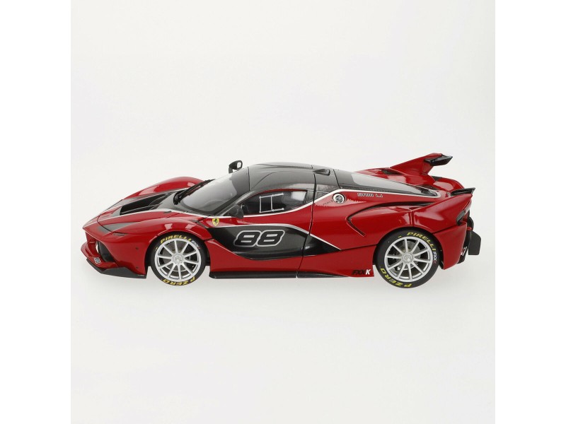 Кола Bburago Ferrari FXX K #88 1:18 NaN –  BB Автомобили и състезателни коли