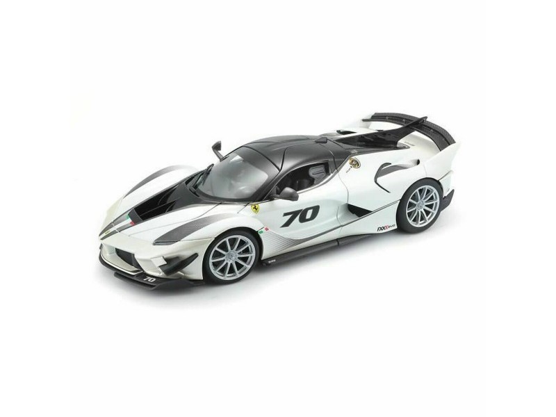 Кола Bburago Ferrari FXX K-EVO #70 PE 1:18 NaN –  BB Автомобили и състезателни коли