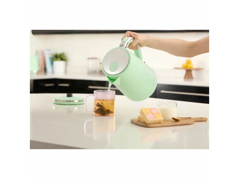 Чайник Russell Hobbs Лилав Пластмаса 2400 W 1,7 L NaN –  BB Електрически кана