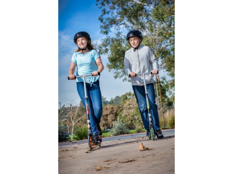 Razor A5 Lux Light-Up Kids Classic scooter Green, Multicolour