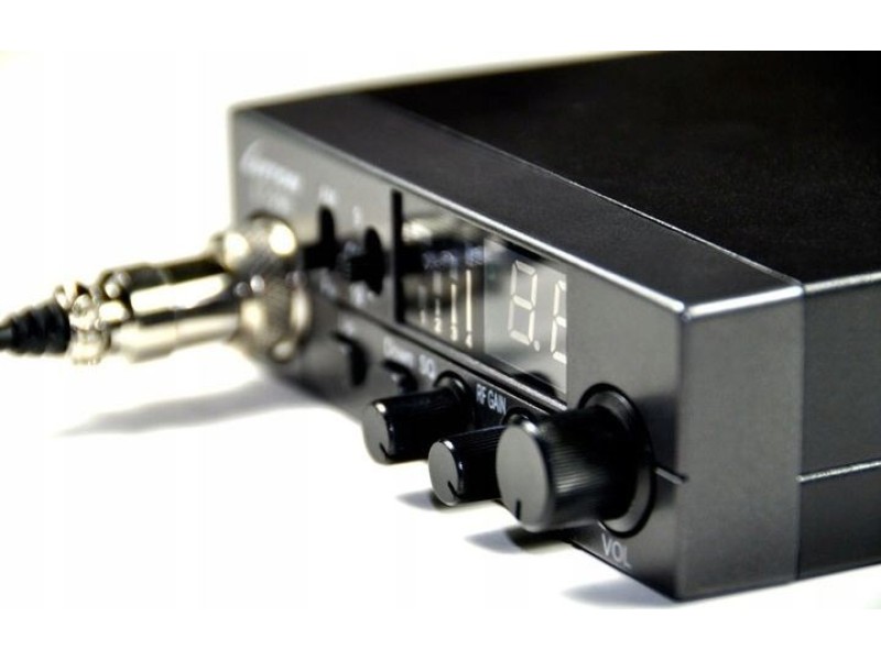 Luiton LT-298 ASQ AM/FM CB Radio Cigarette Lighter Plug Black