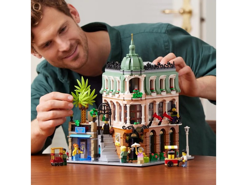 LEGO ICONS 10297 BOUTIQUE HOTEL