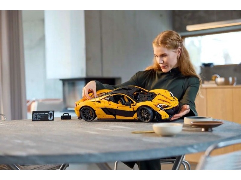 LEGO TECHNIC 42172 McLaren P1