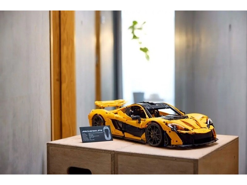 LEGO TECHNIC 42172 McLaren P1