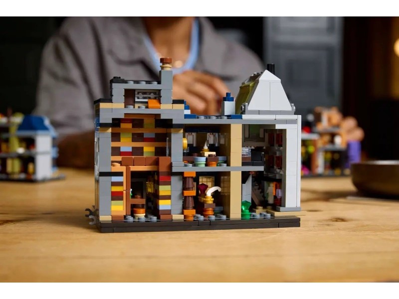 LEGO HARRY POTTER 76444 Diagon Alley Wizarding Shops