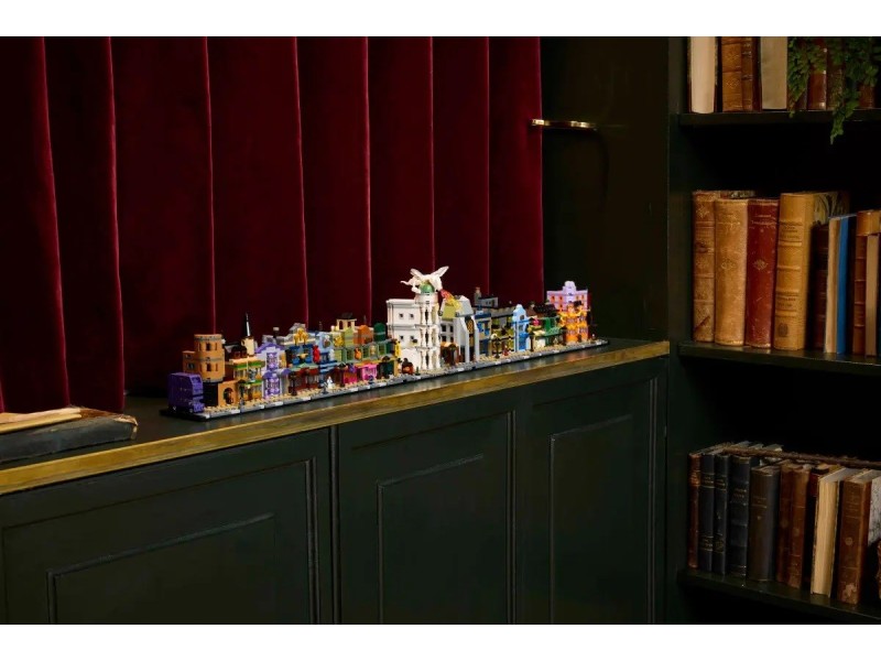 LEGO HARRY POTTER 76444 Diagon Alley Wizarding Shops