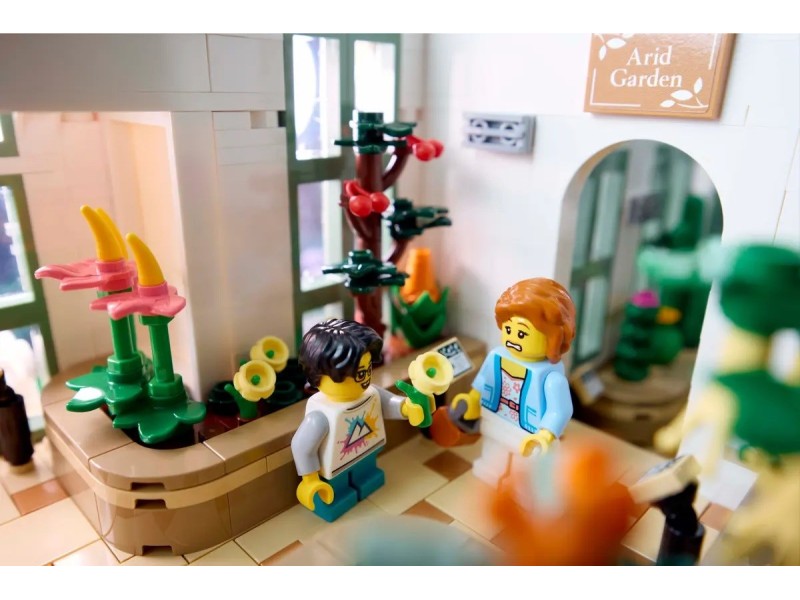 LEGO IDEAS 21353 Botanical Garden