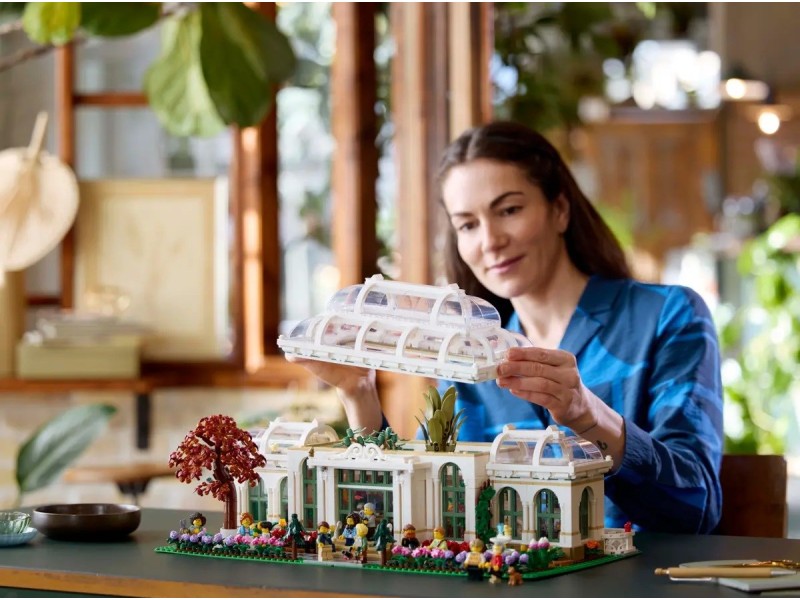 LEGO IDEAS 21353 Botanical Garden