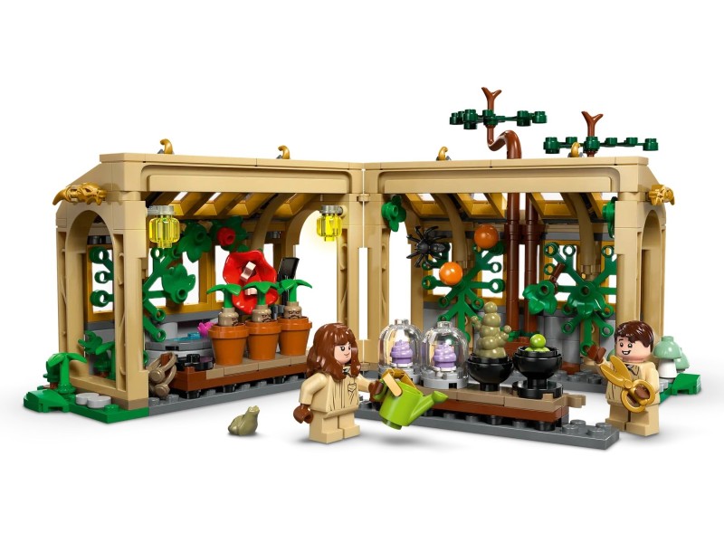LEGO HARRY POTTER 76445 Hogwarts Castle - Herbology Class LEGO HARRY POTTER 76445 Hogwarts Castle - Herbology Class