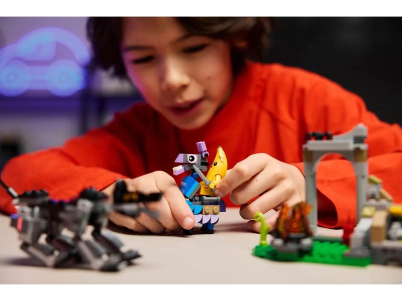 LEGO FORTNITE 77075 Peely & Sparkplug's Camp