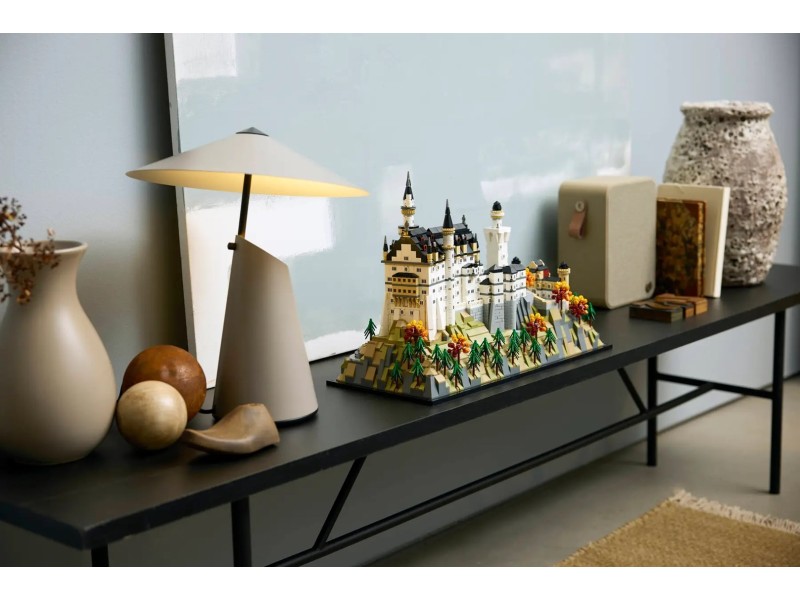 LEGO ARCHITECTURE 21063 Neuschwanstein Castle