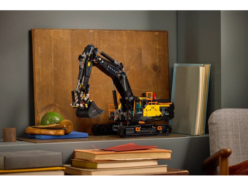 LEGO TECHNIC 42215 Volvo EC500 Hybrid Excavator