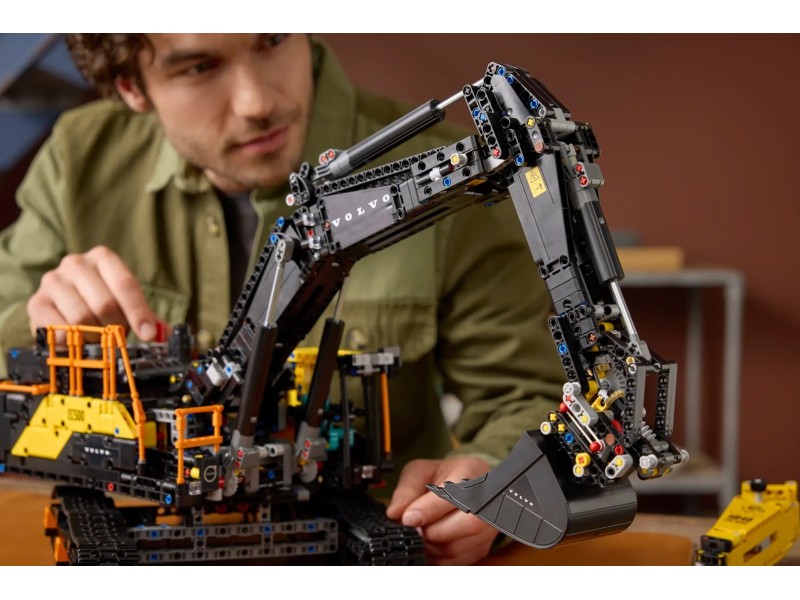 LEGO TECHNIC 42215 Volvo EC500 Hybrid Excavator