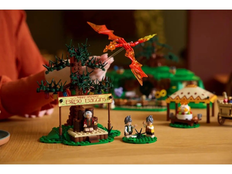 LEGO ICONS 10354 The Lord of the Rings: Shire