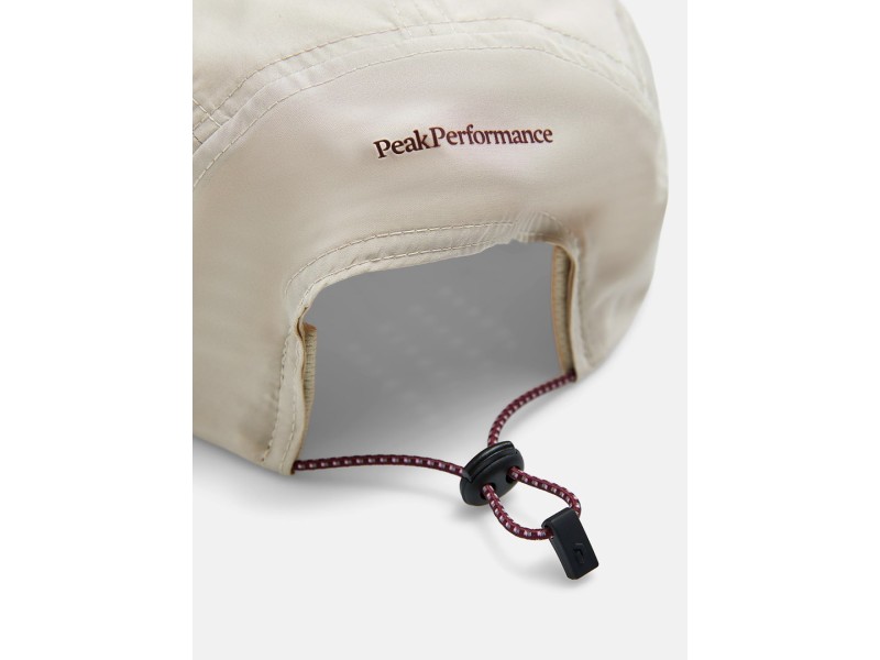 Peak Performance Lightweight beige cap