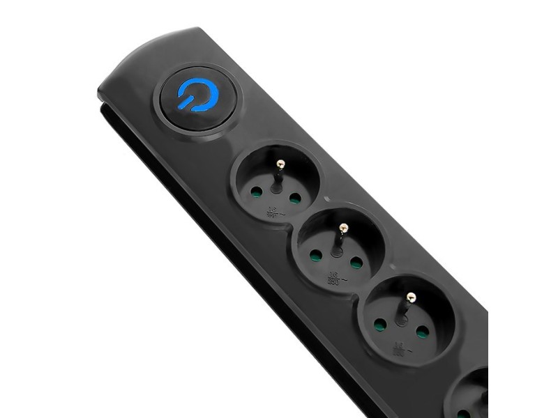 Qoltec 50104 surge protector 4 AC outlet(s) 230 V 1.5 m Black