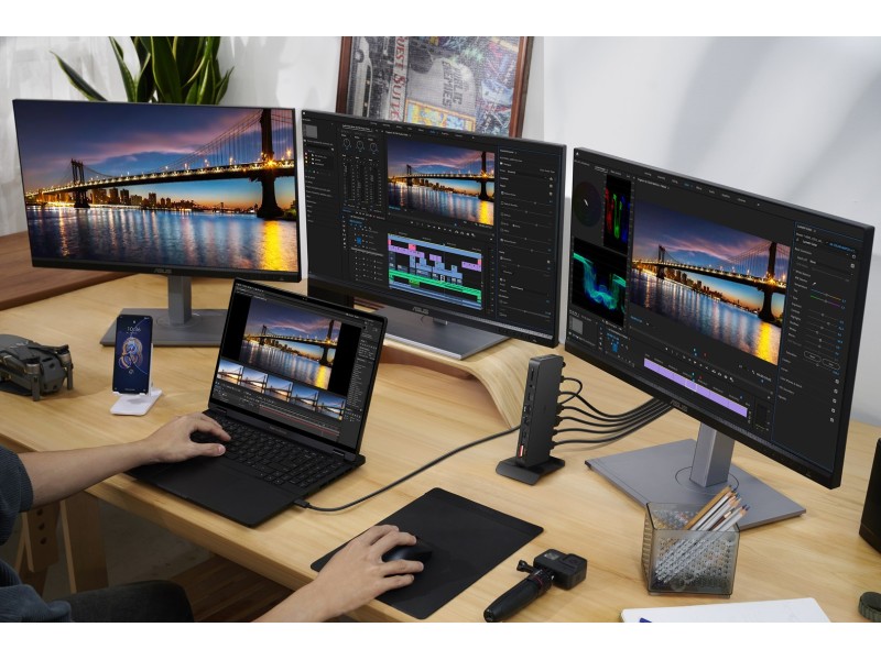 ASUS DC500 Triple 4K Thunderbolt 4 Dock