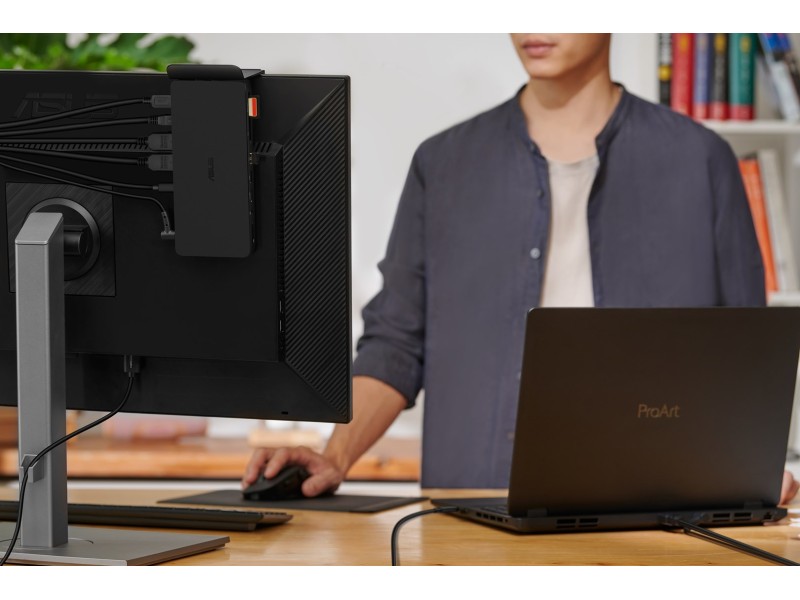 ASUS DC500 Triple 4K Thunderbolt 4 Dock