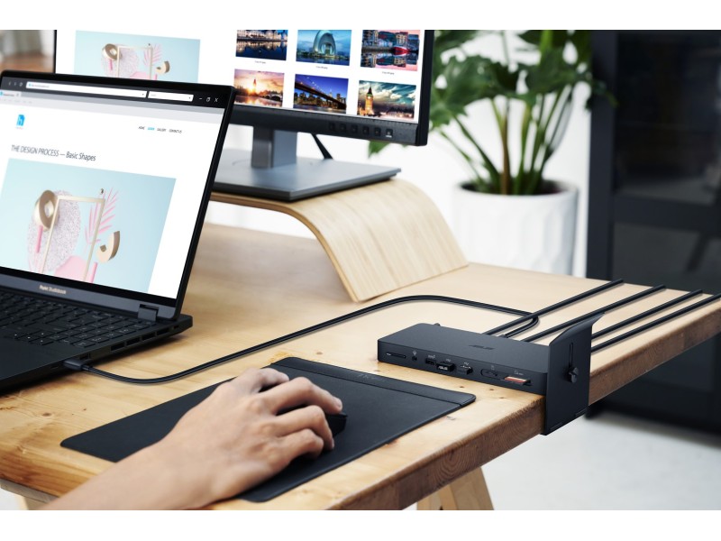 ASUS DC500 Triple 4K Thunderbolt 4 Dock
