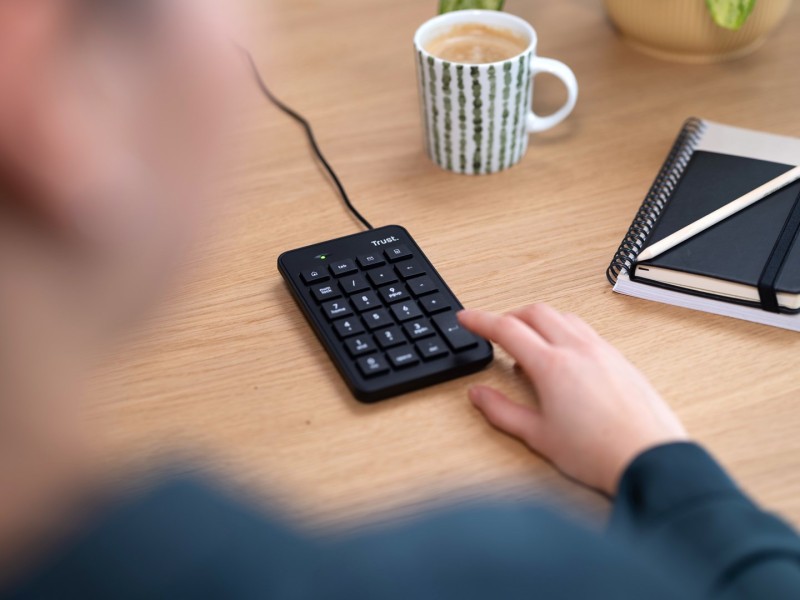 Trust 22221 numeric keypad Laptop/PC USB Black